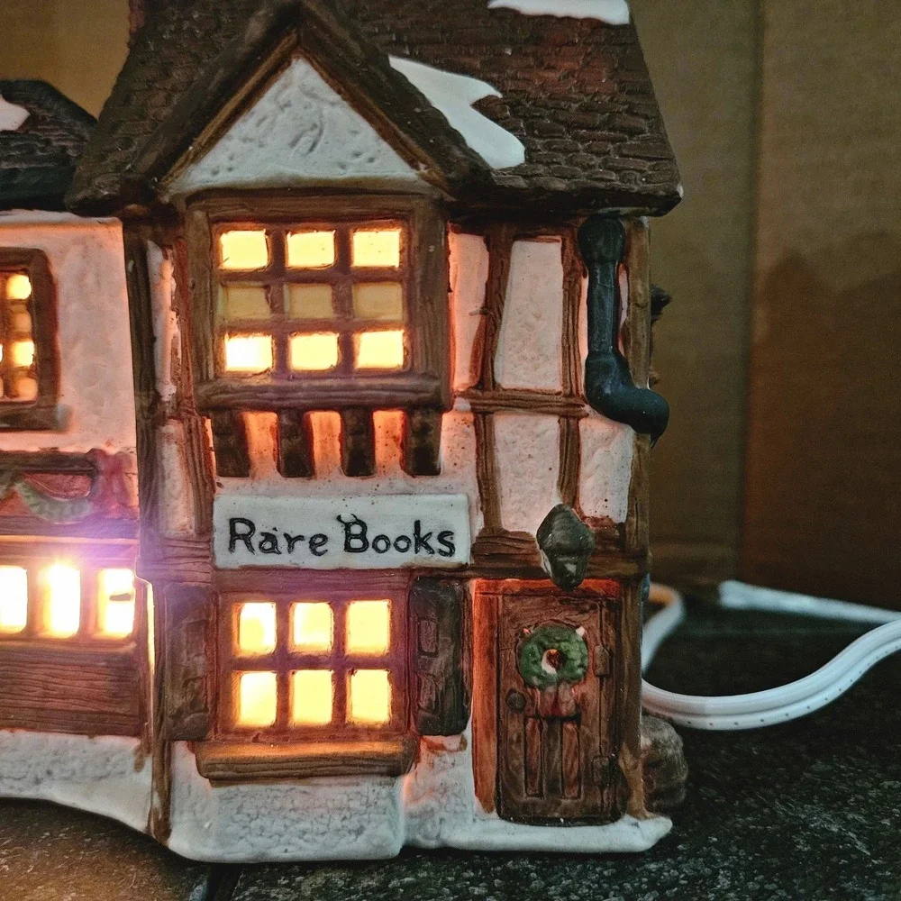 Dept 56 Dickens Village Old Curiosity Shop Retired w/ Box Insert Cord Bulb